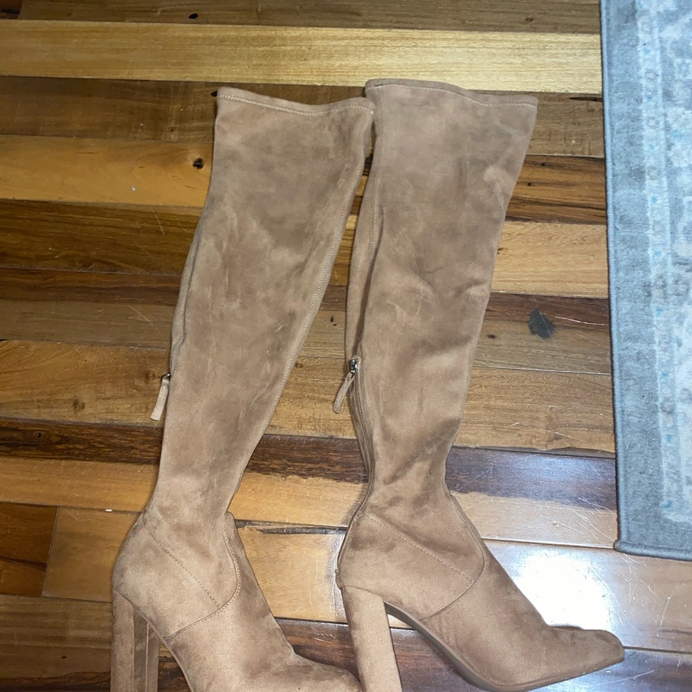 Thigh high boots👢